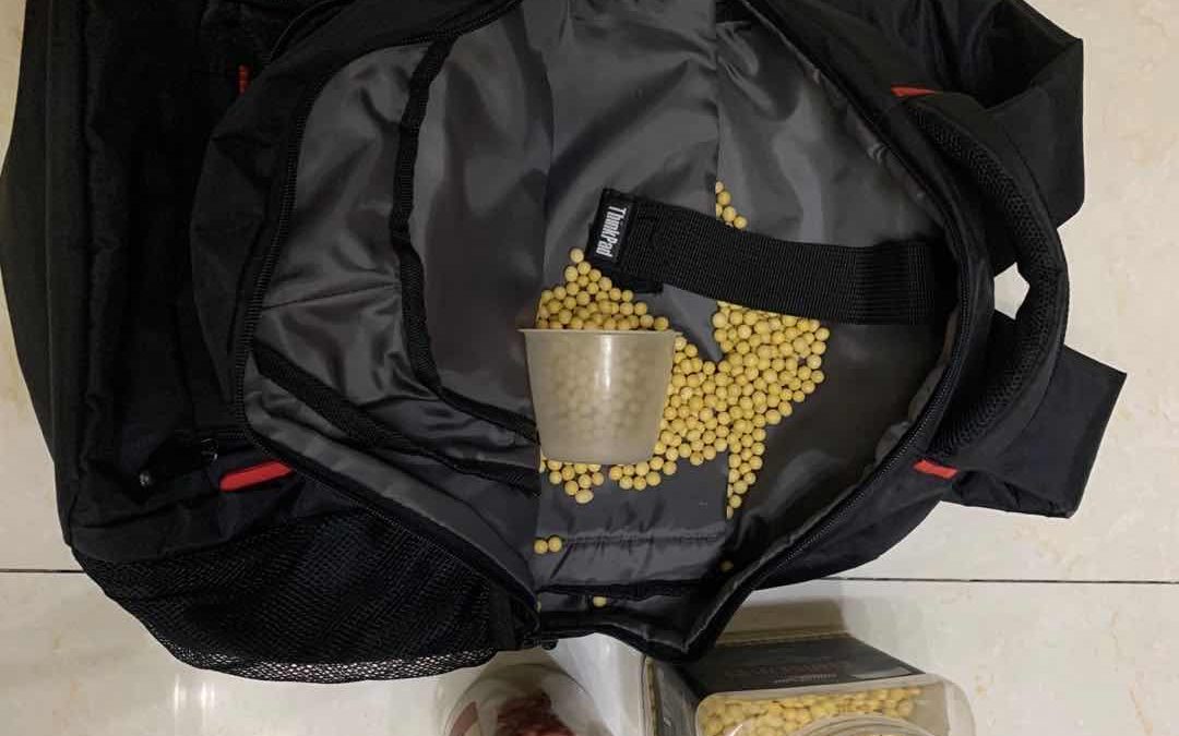 How to measure the volume of a backpack, using beans